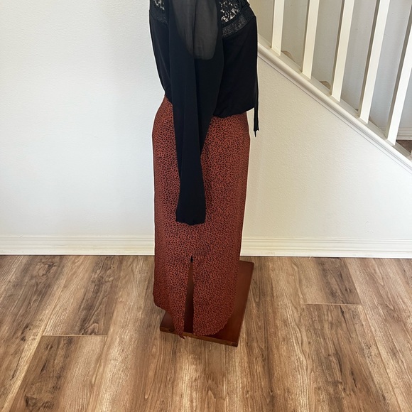 MinkPink animal print maxi shirt with slits at side hem, great condition large - Picture 3 of 9